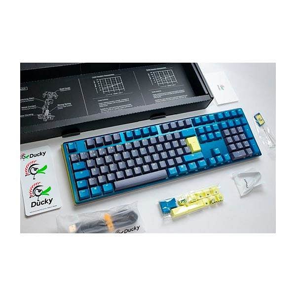 Ducky One 3 Daybreak FullSize Hotswappable MXSilver RGB PBT  Teclado