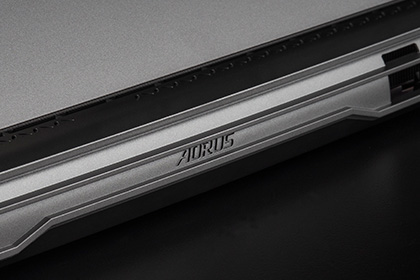 Gigabyte Aorus 15G XC 8ES2430SH Gigabyte Aorus 15G XC 8ES2430SH