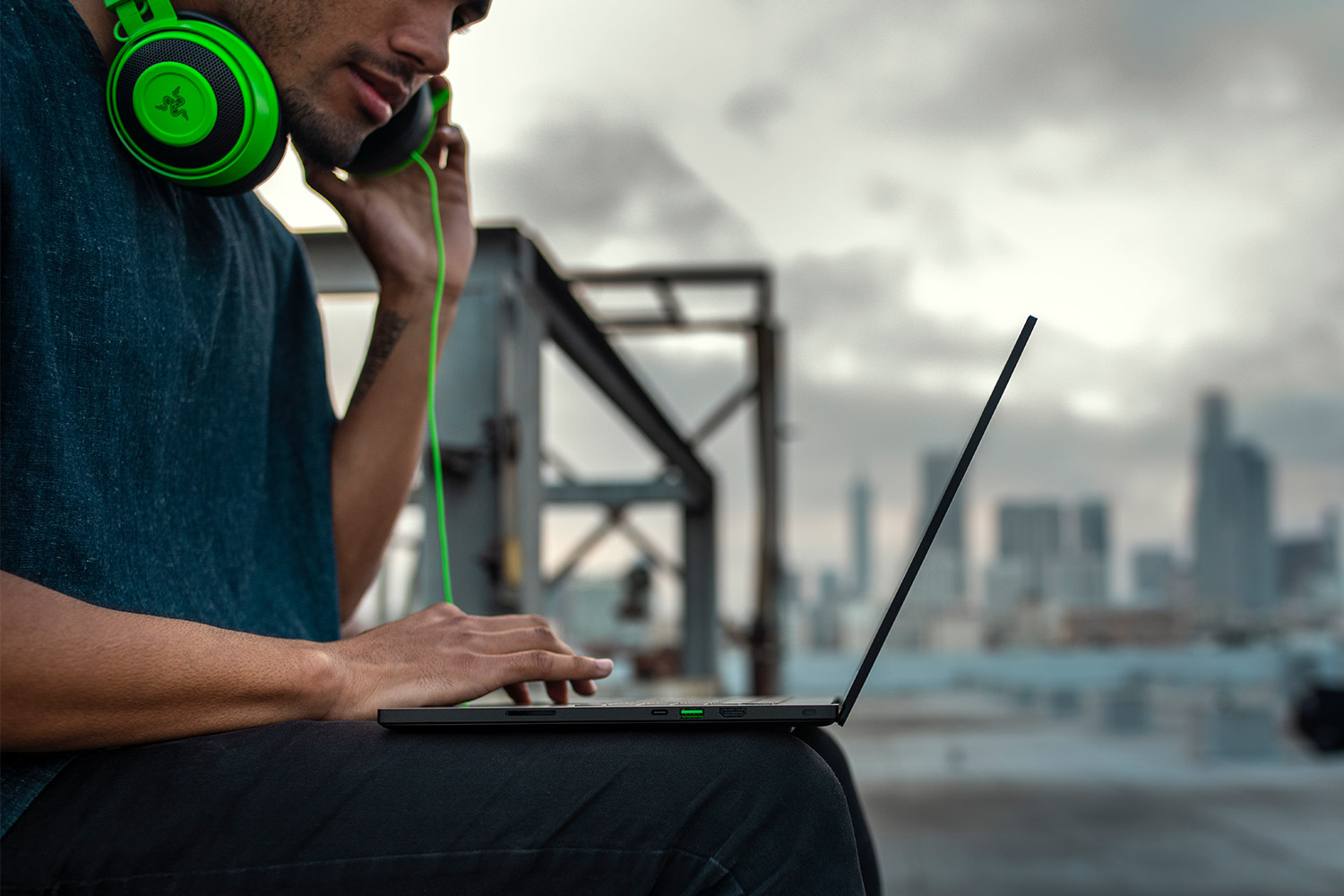 Razer Blade 15 Advanced i7 11800H 16GB 1TB 3070 W10