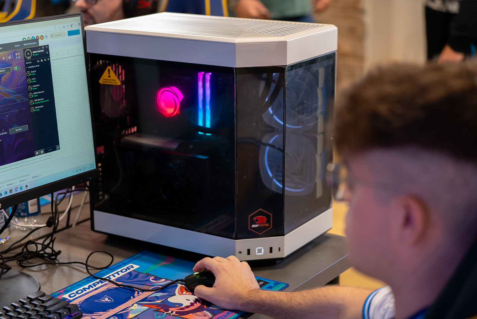 PC Gaming iBUYPOWER en entorno competitivo  configuraciones optimizadas para eSports y los juegos más exigentes del mercado