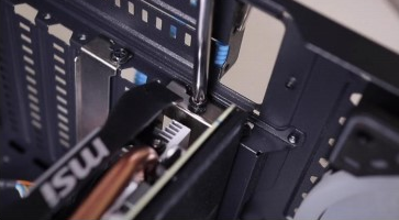Como montar un PC Gaming: Montaje GPU